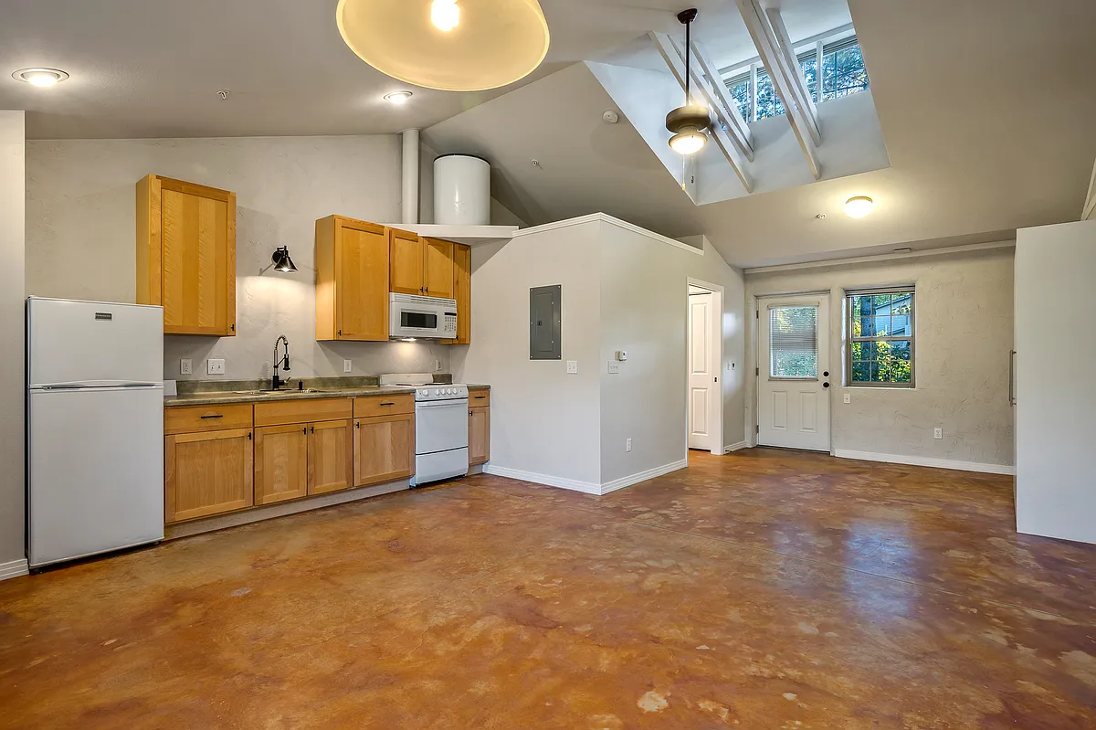 Building Photo - 901 Spruce St #F