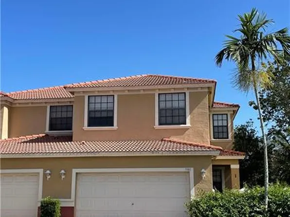7385 Bristol Cir, Naples, FL 34120