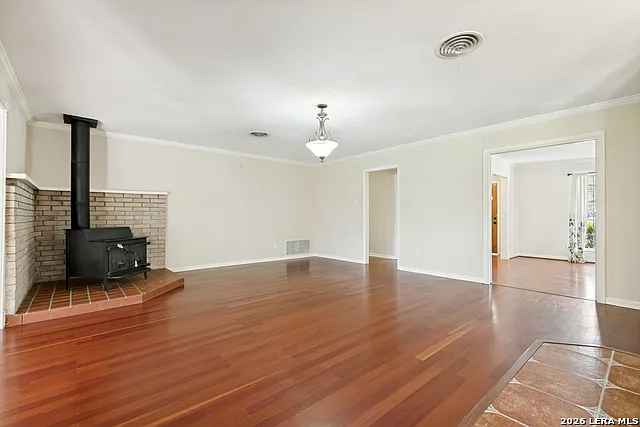 715 E Sunshine Dr — Photo 5