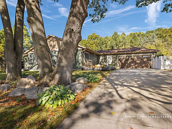 5th image of 15777 Rannes St