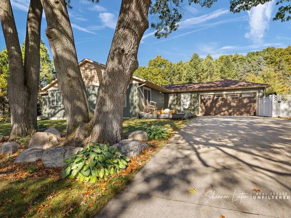 15777 Rannes St, Spring Lake, MI 49456