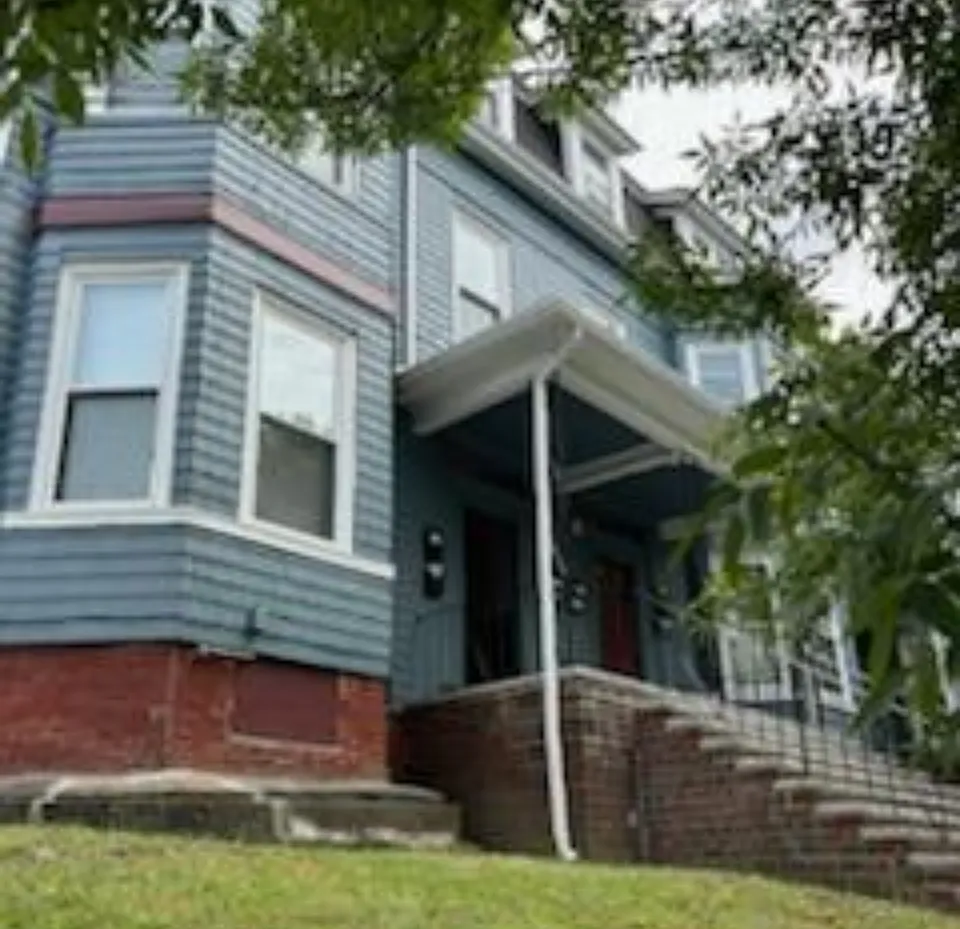 2 bed, $2,500 — Photo 1