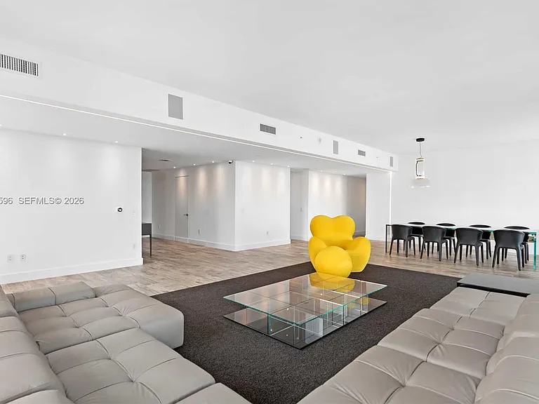 650 NE 32nd St #Penthouse 5201 — Photo 8