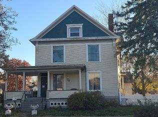 221 E 6th St, Tipton, IA 52772