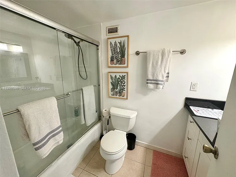 2899 Collins Ave #1004 — Photo 10