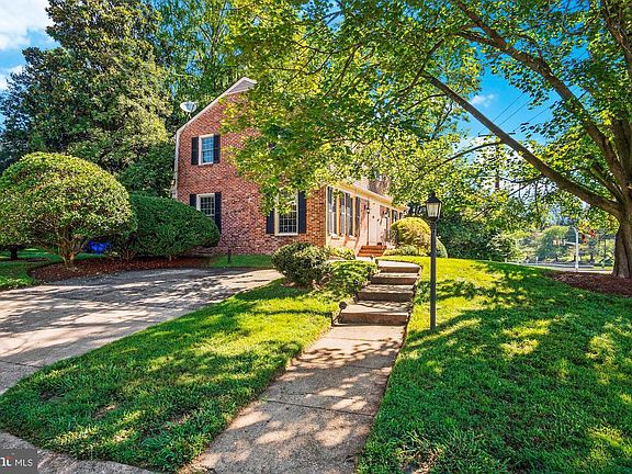 3rd image of 4905 W Cedar Ln