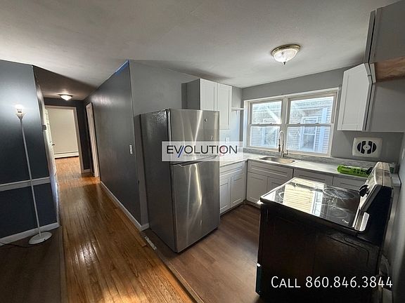 3rd image of 44 Standish St APT B2