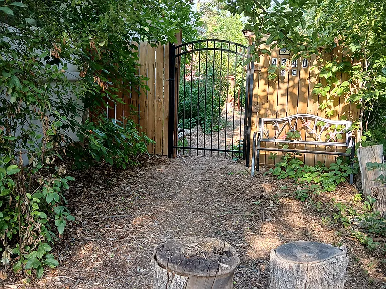 Owens St — Photo 41