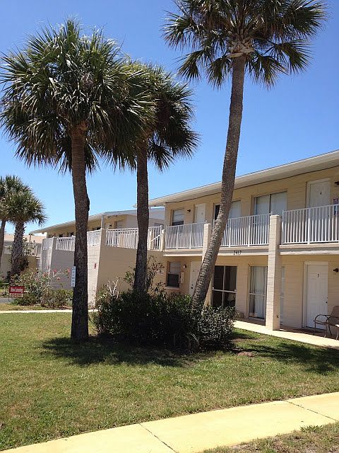 1st image of 2405 N Oleander Ave APT 29
