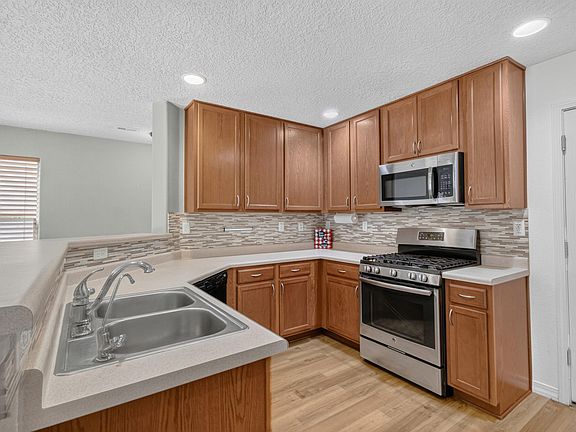 3rd image of 10848 Arguello Trl NE