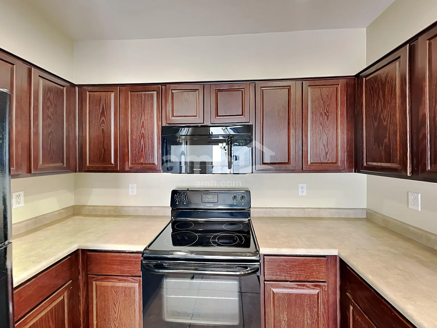 3 bed, 2.0 bath, 1564 sqft, $2,140 — Photo 3