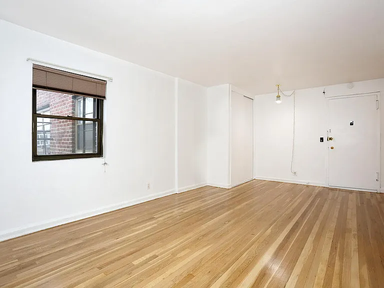 3021 Edwin Ave #5H — Photo 10