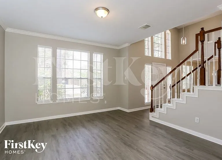 5711 Parryville Dr — Photo 5