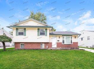 965 Rosewood Dr, Elyria, OH 44035