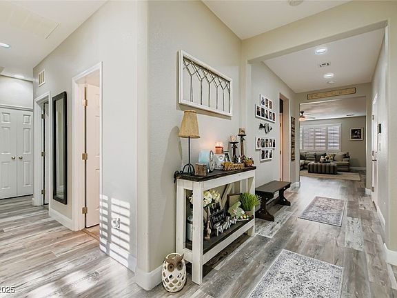 4th image of 8224 Pink Desert St