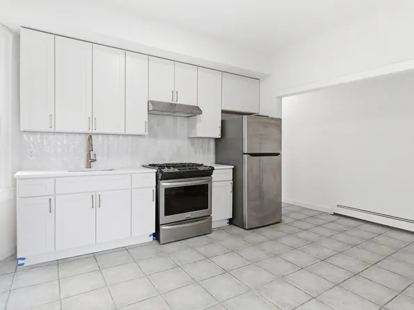 221 Ridge St APT 1, Newark, NJ 07104