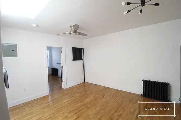 Rented by Grand & Co. | media 2