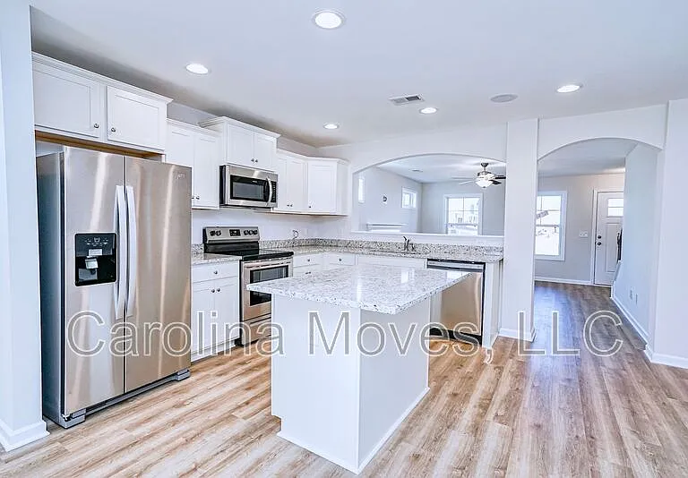 400 Chinchilla Dr — Photo 6