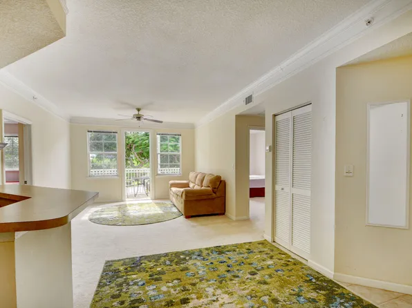 9825 Baywinds Dr 1302, West Palm Beach, FL 33411