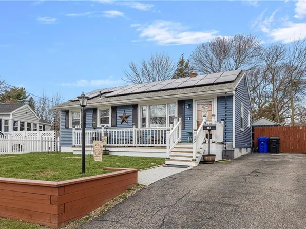 15 White Ct, North Providence, RI 02911