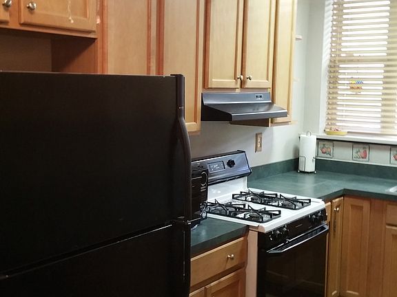 4th image of 3232 Irwin Avenue