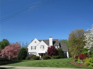 2328 W Circle Dr, Saint Joseph, MO 64505