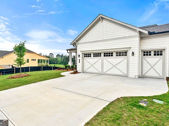 3rd image of 203 Bear Way