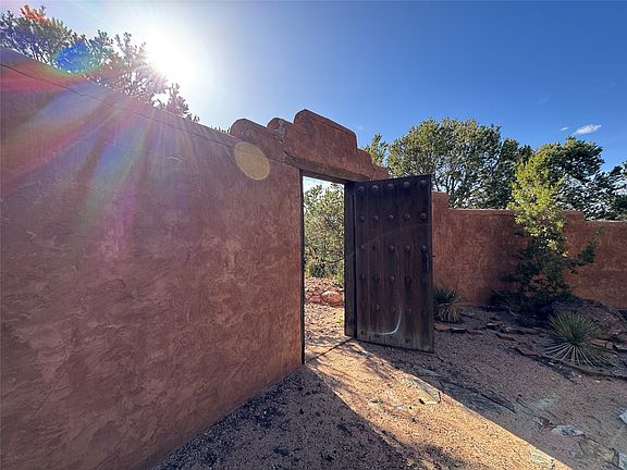 4th image of 1092 Mansion Ridge Rd