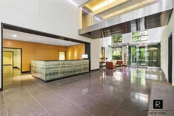 Rented by R New York | media 9