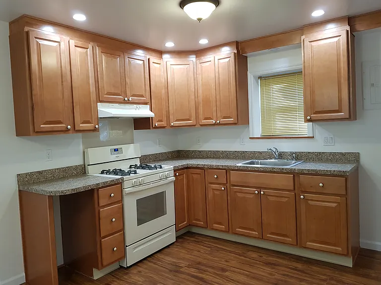 1508 Springwood Ave — Photo 2