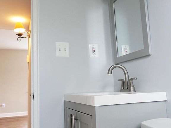 4th image of 2105 N Scott St APT 78