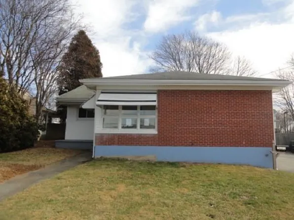 5 Ward Ave, Westerly, RI 02891