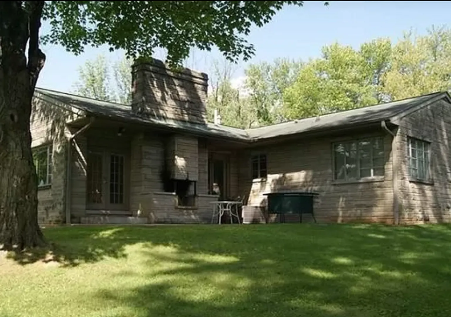Spacious 4 bed/2 bath - walk to campus! — Photo 1