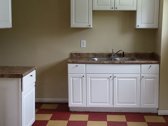 4th image of 1142 Beaver Run Ave