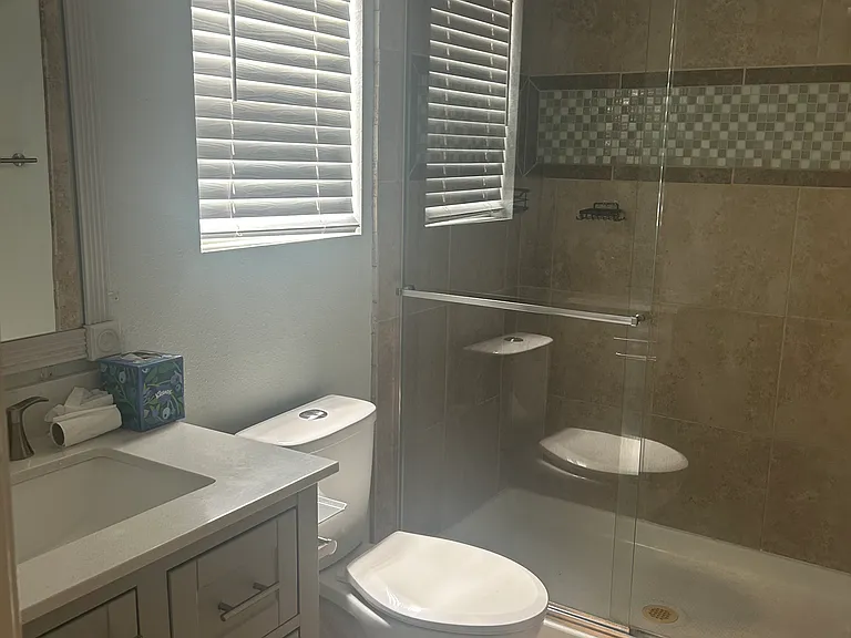 8104 Corte Del Viento NW — Photo 4