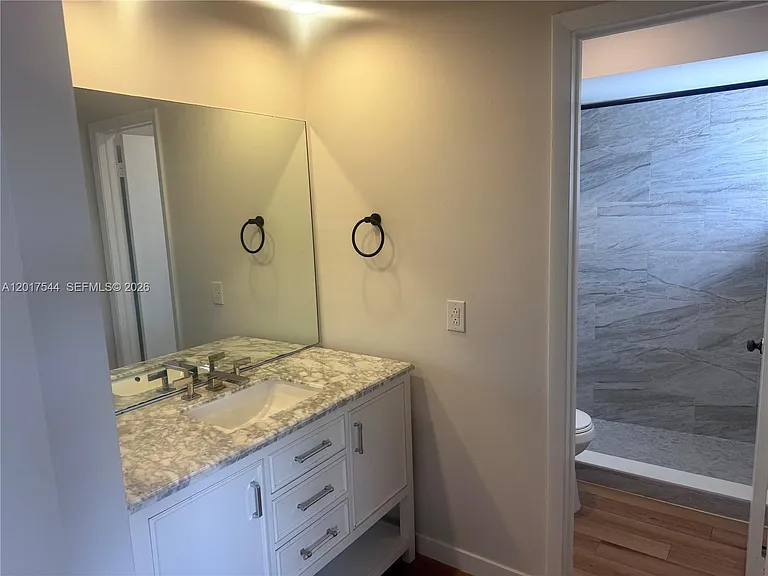 6532 NW 170th Ter — Photo 21
