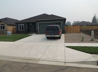 893 Agate St, Medford, OR 97501