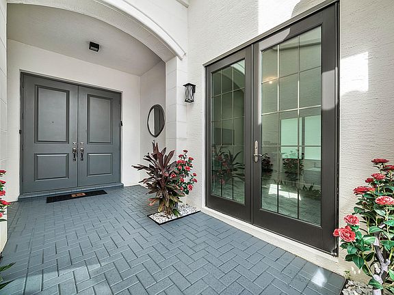 3rd image of 8985 CHAUVET Way