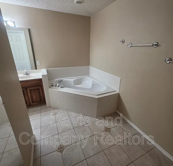 5203 Canadian Ave — Photo 17