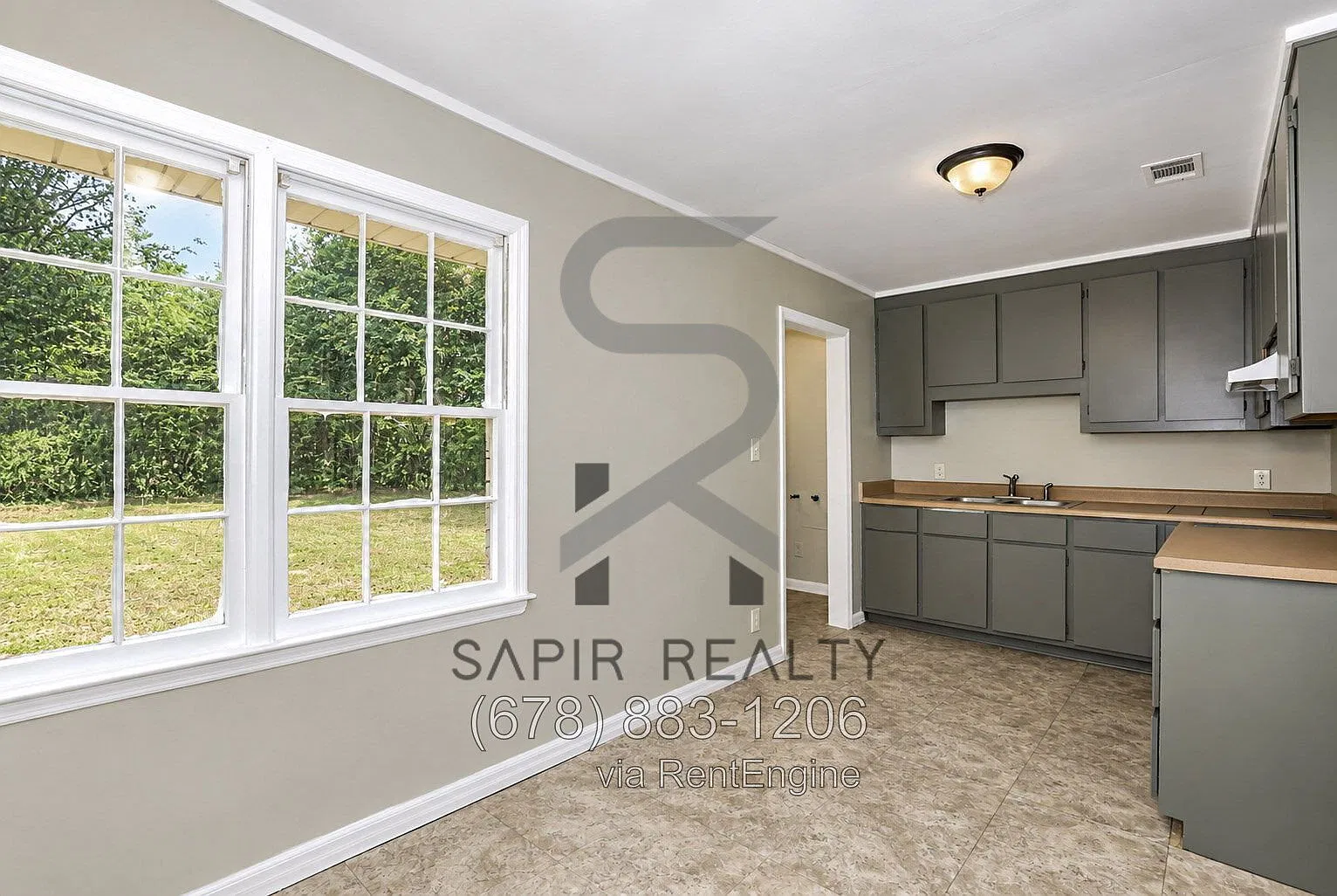 3 bed, 1.0 bath, 981 sqft, $1,000 — Photo 4