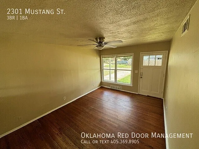 2301 Mustang St — Photo 3