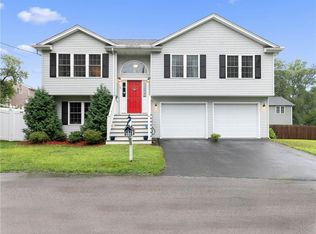 34 Roosevelt St, Warwick, RI 02888