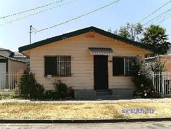 1st image of 1810 W 37th Pl