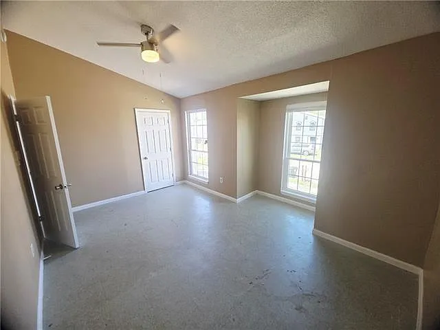6910 Bunker Hill Rd — Photo 10