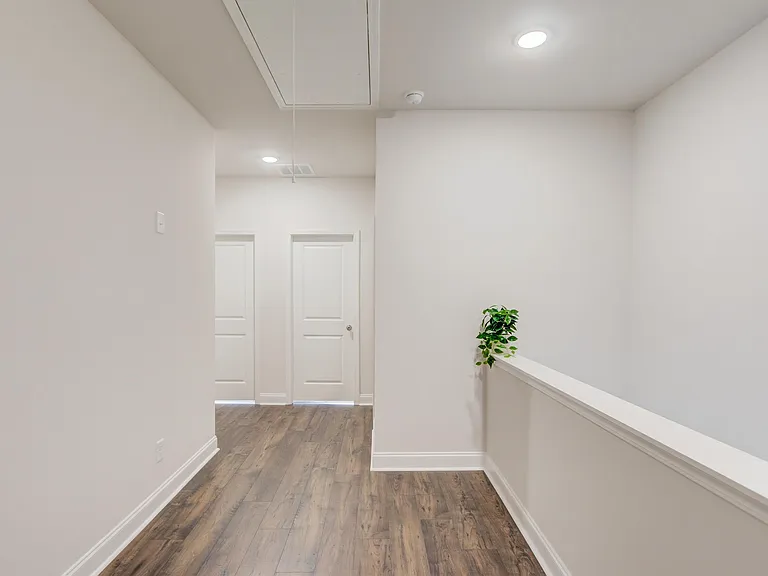 1290 Ainsworth Aly #1 — Photo 34