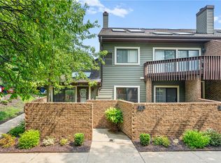 2701 Leona Ln, Coraopolis, PA 15108