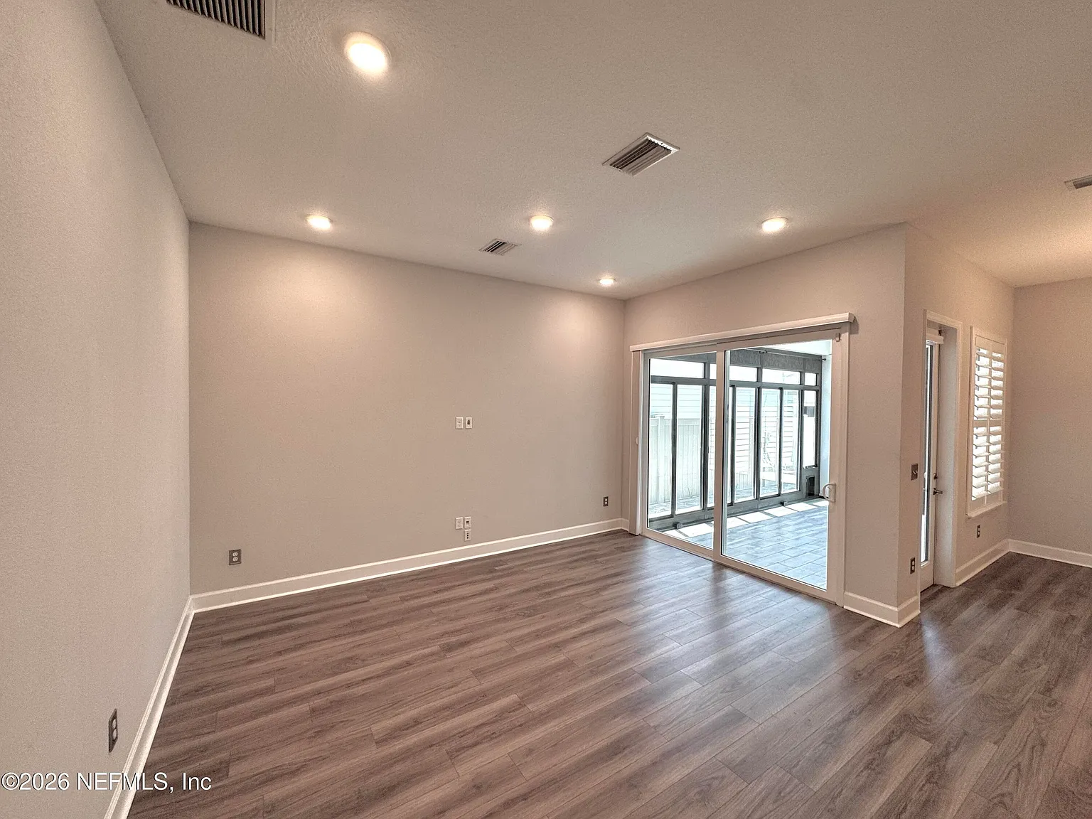 3 bed, 2.0 bath, 1794 sqft, $3,550 — Photo 3