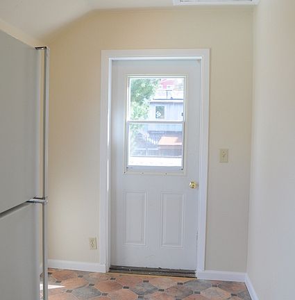 5th image of 5616 Brooklyn Ave NE #B