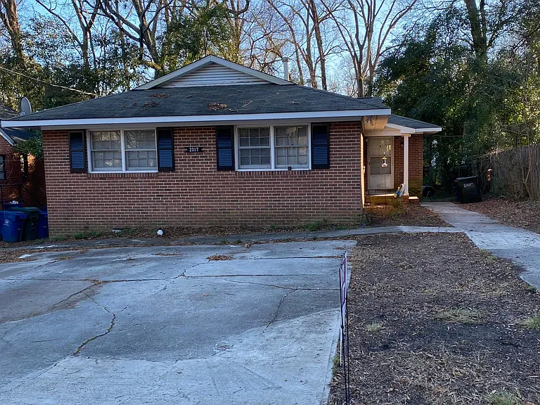 2317 Englewood Ave #B — Photo 1