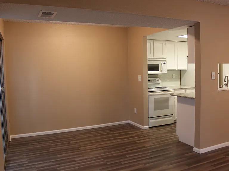 11 Amesbury St #11 — Photo 12